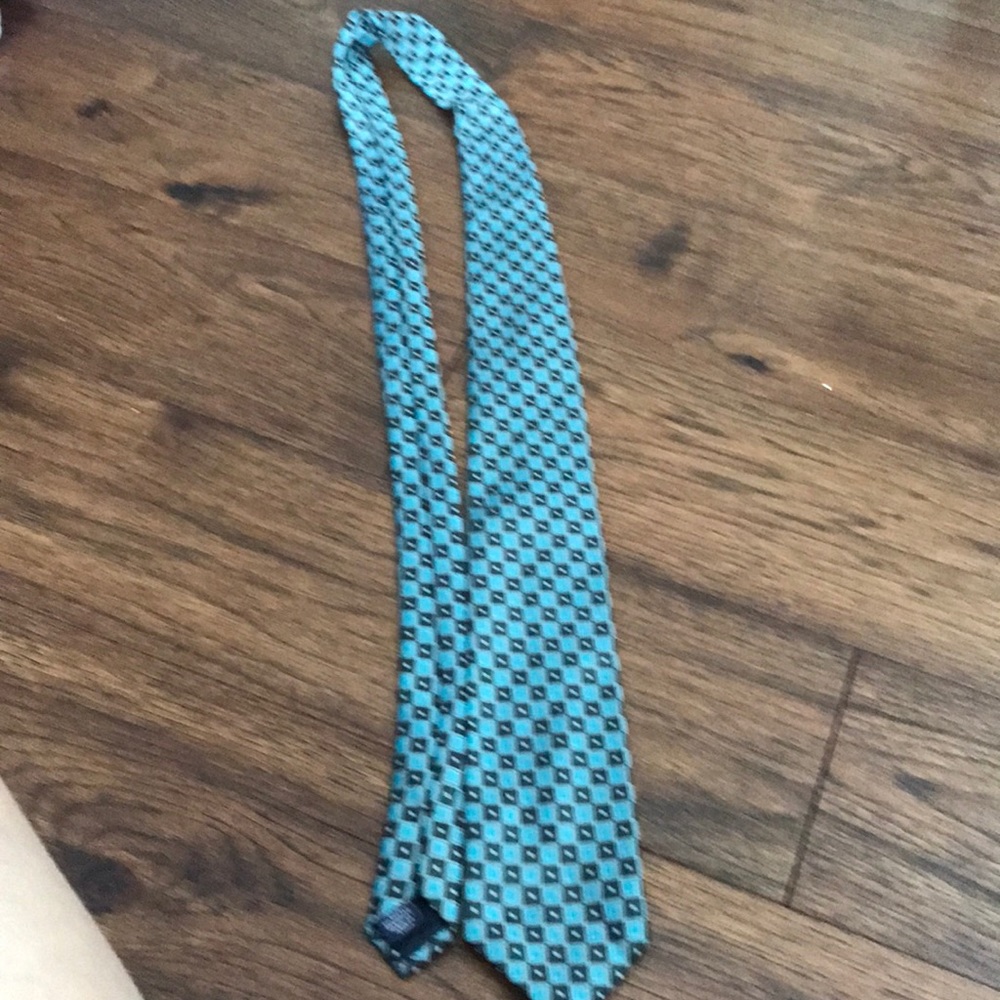 B1G1  Tie